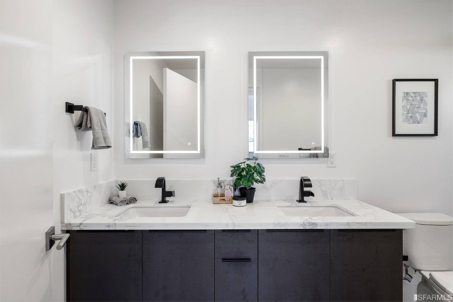 1493 Oak Grove Avenue Unit: 202