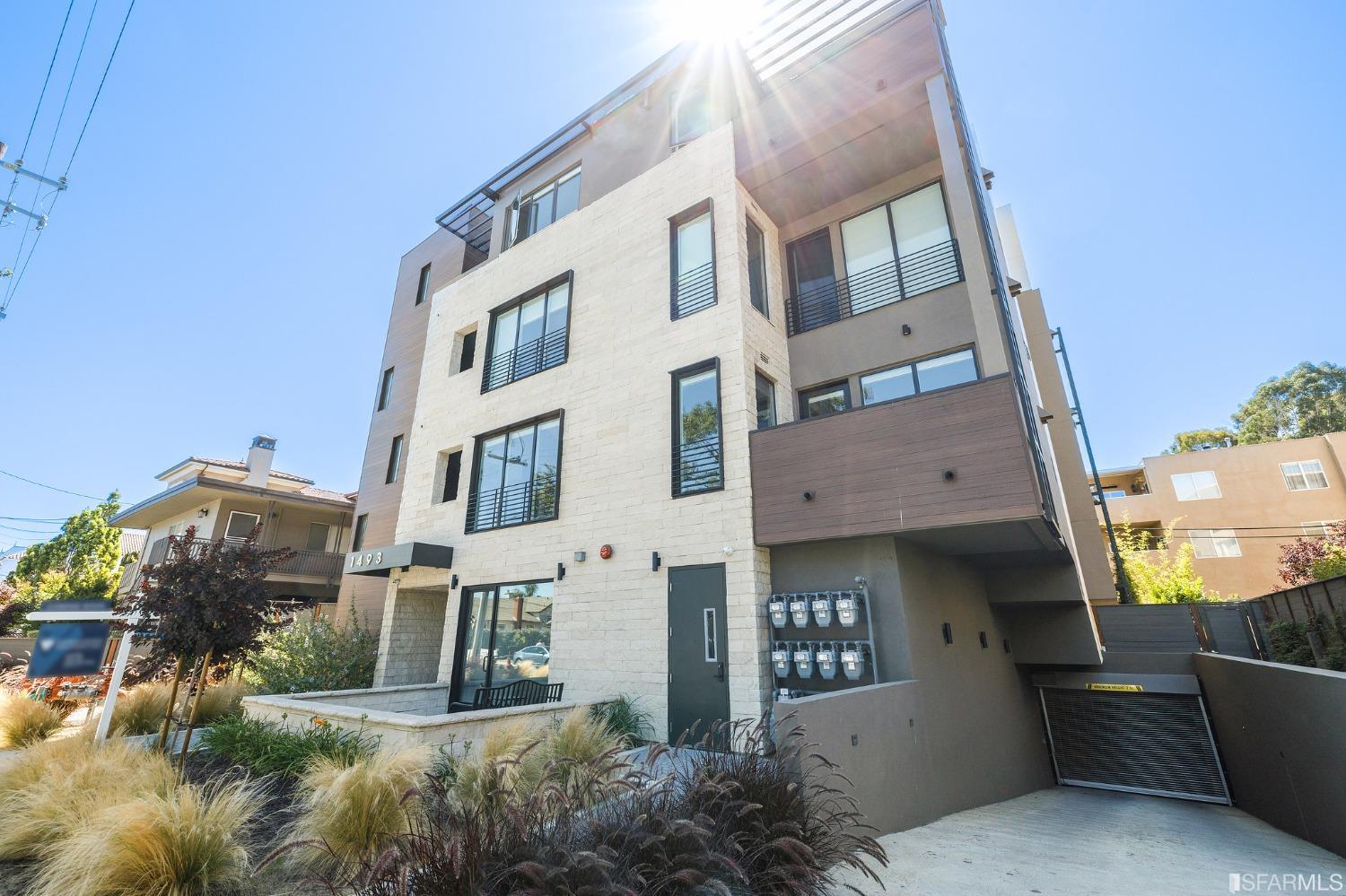 1493 Oak Grove Avenue Unit: 202