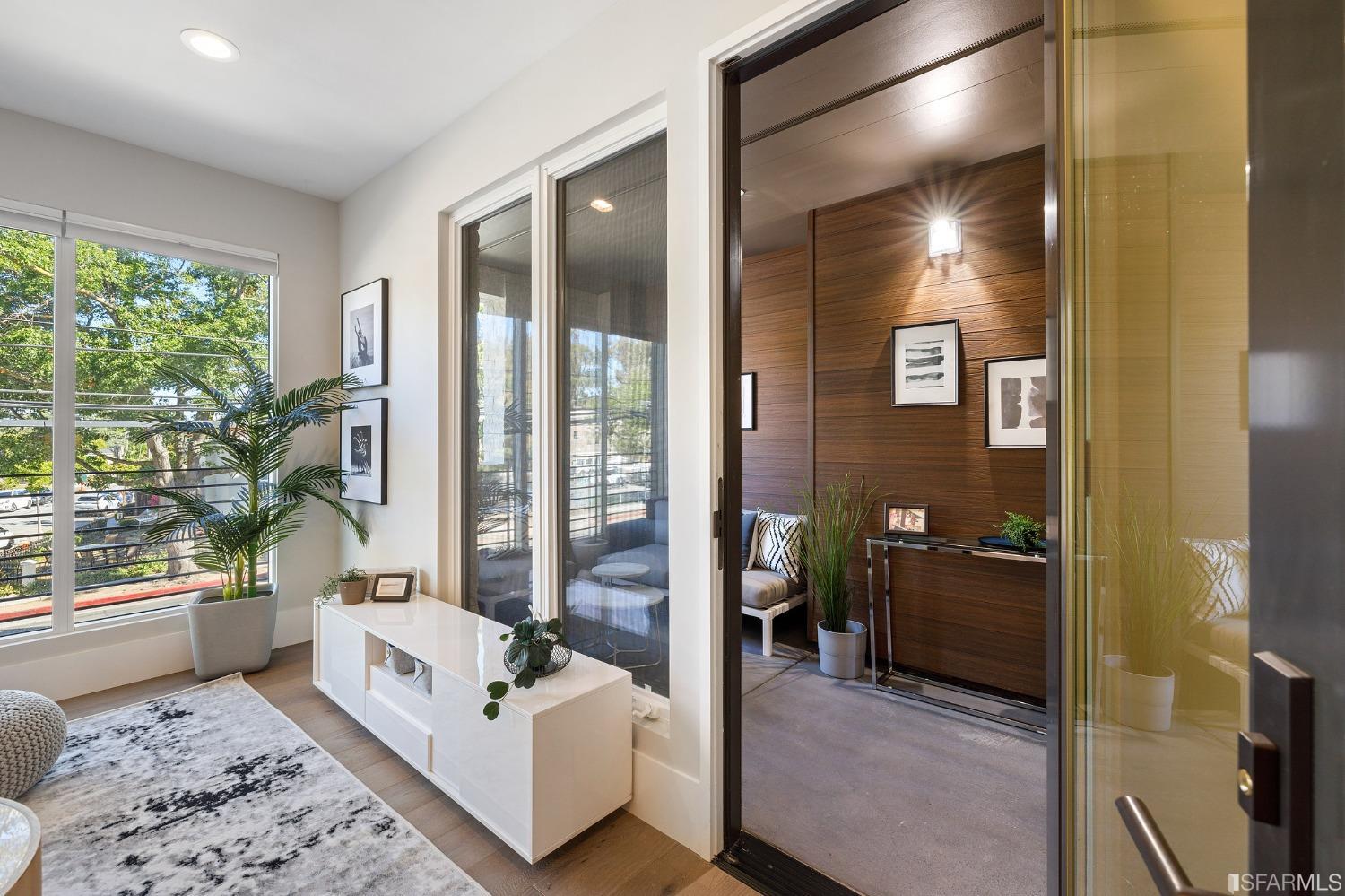 1493 Oak Grove Avenue Unit: 202