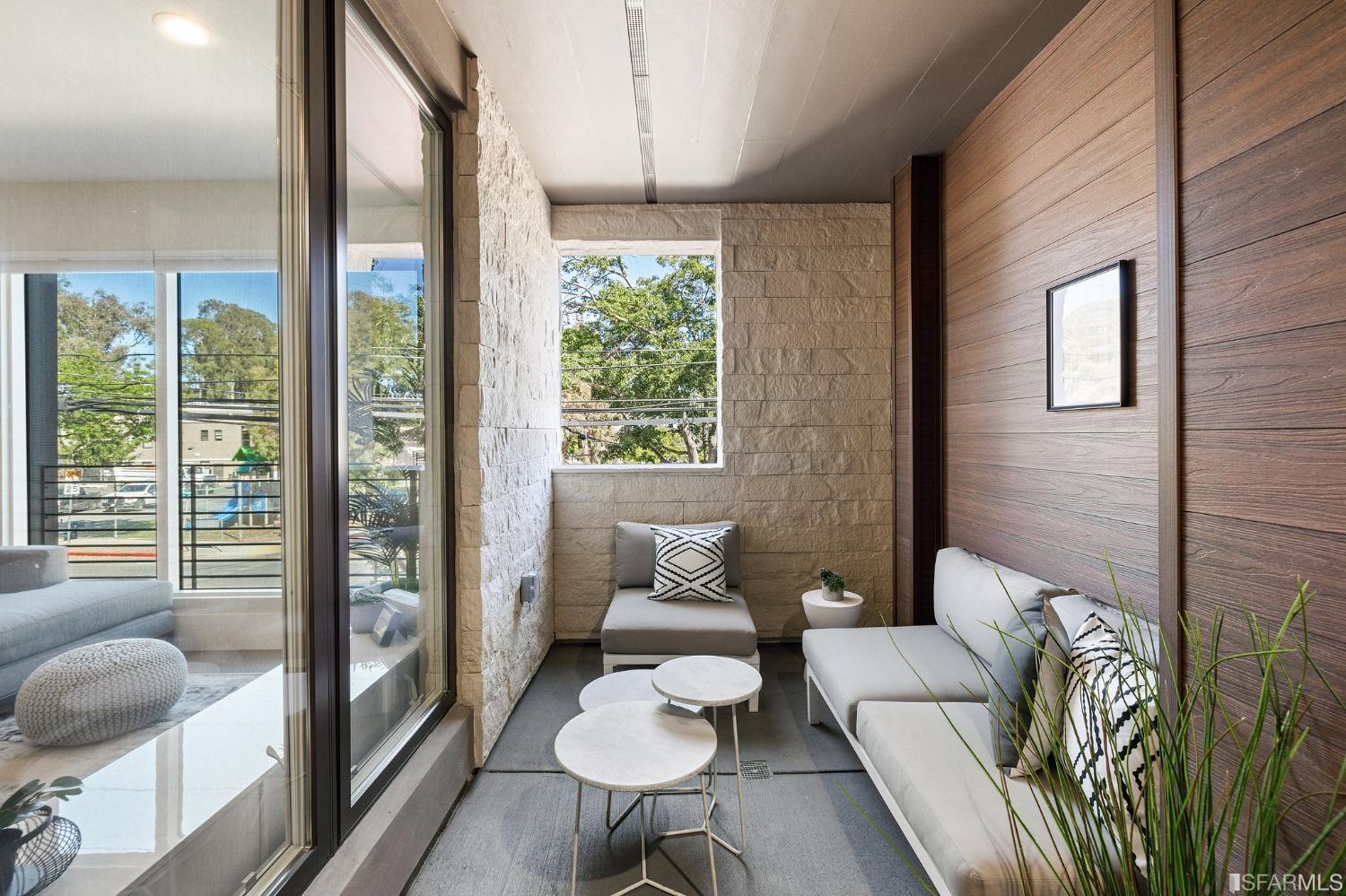 1493 Oak Grove Avenue Unit: 202