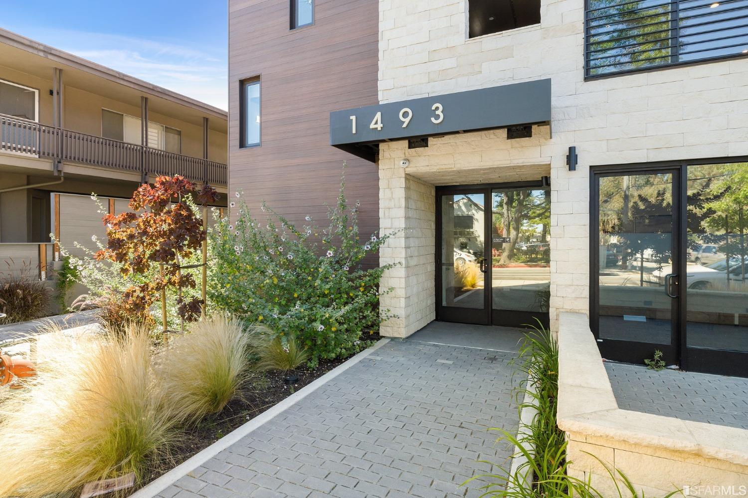 1493 Oak Grove Avenue Unit: 202