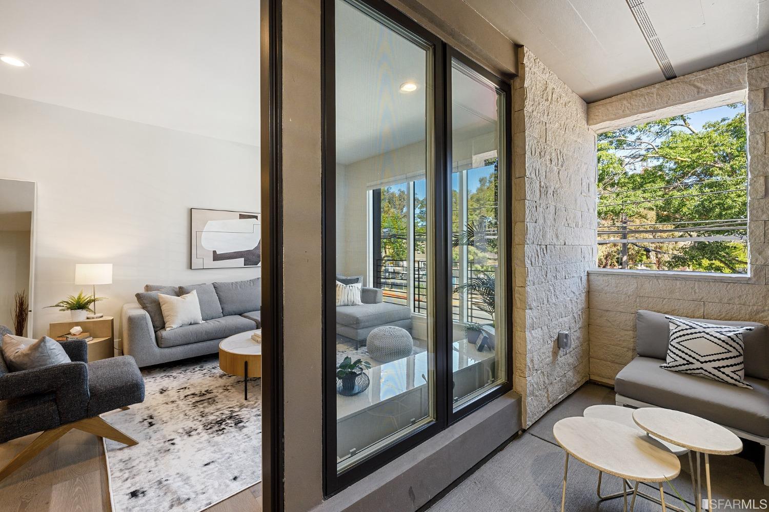 1493 Oak Grove Avenue Unit: 202