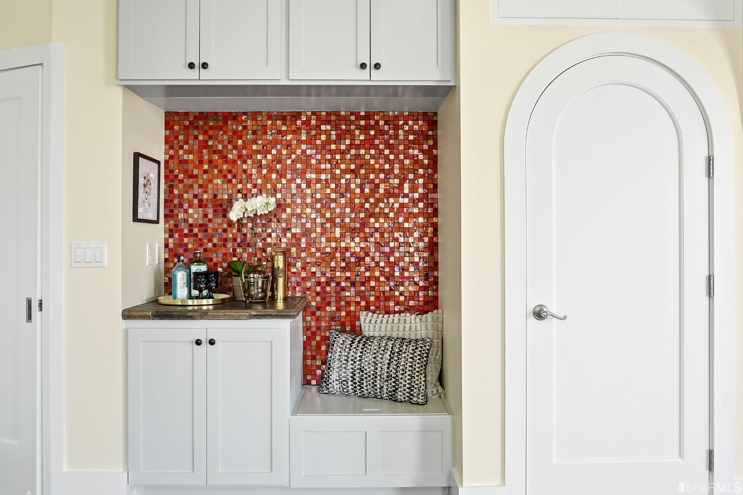 2130 Leavenworth Street Unit: 16