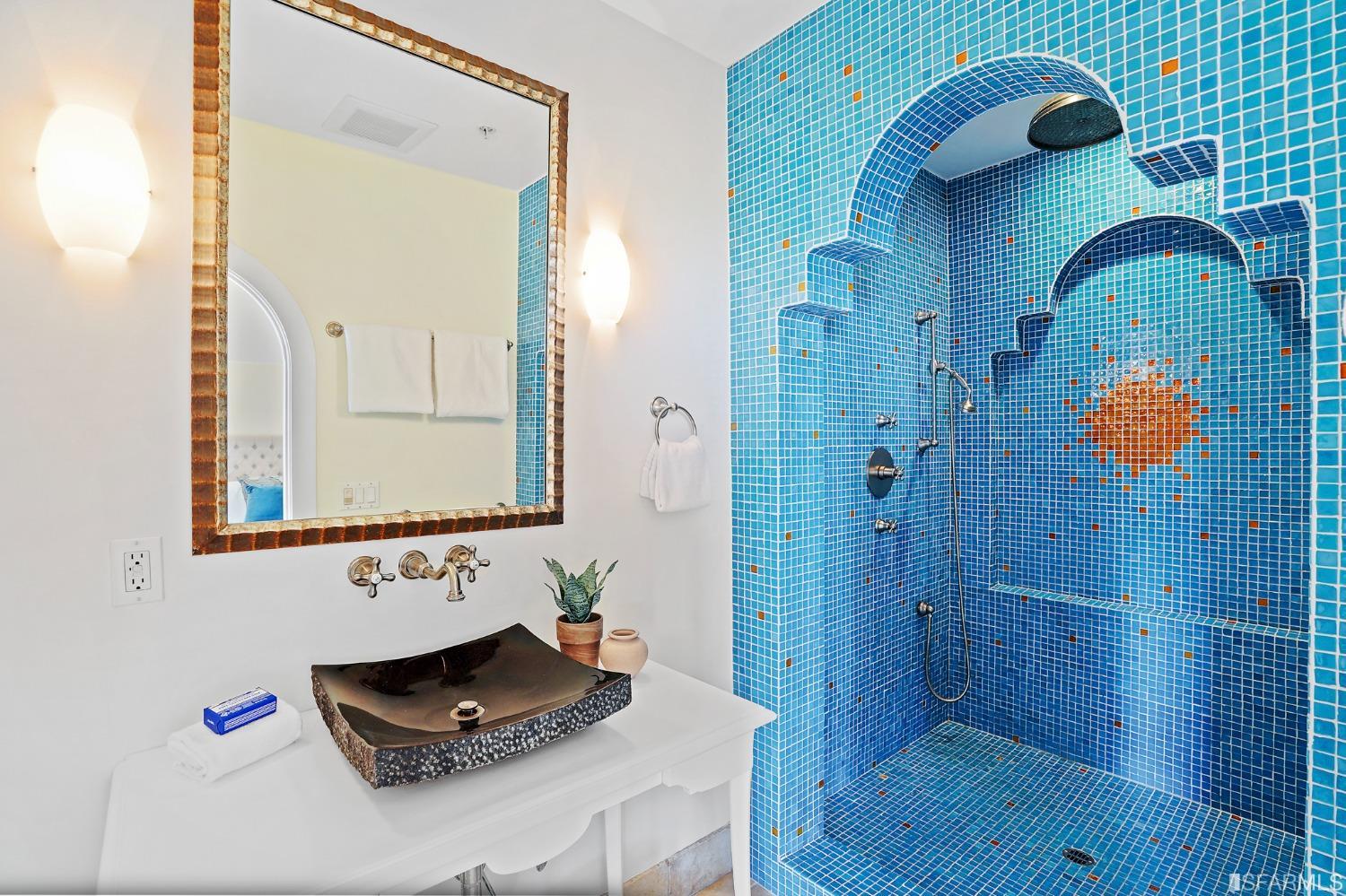 2130 Leavenworth Street Unit: 16