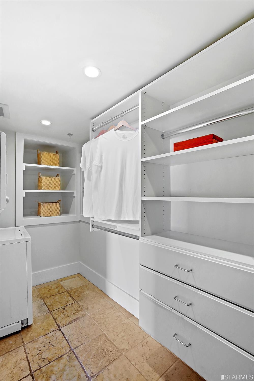 2130 Leavenworth Street Unit: 16