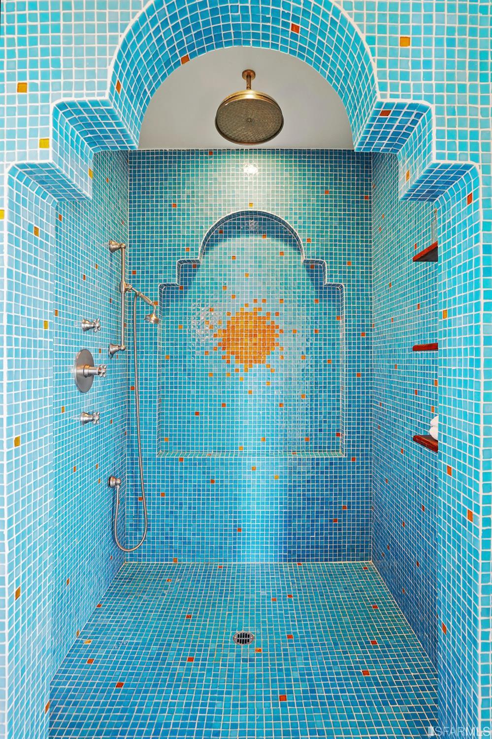 2130 Leavenworth Street Unit: 16