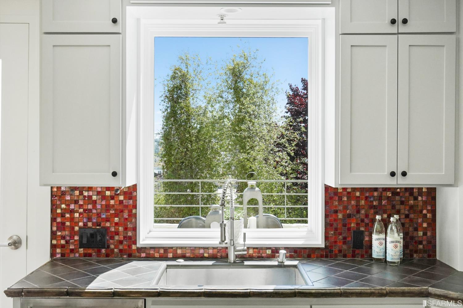 2130 Leavenworth Street Unit: 16