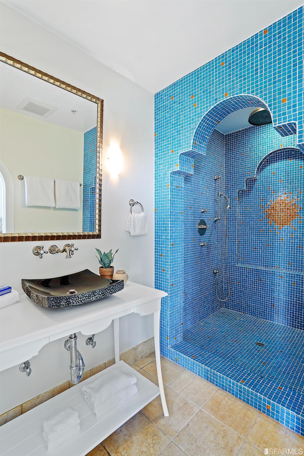 2130 Leavenworth Street Unit: 16