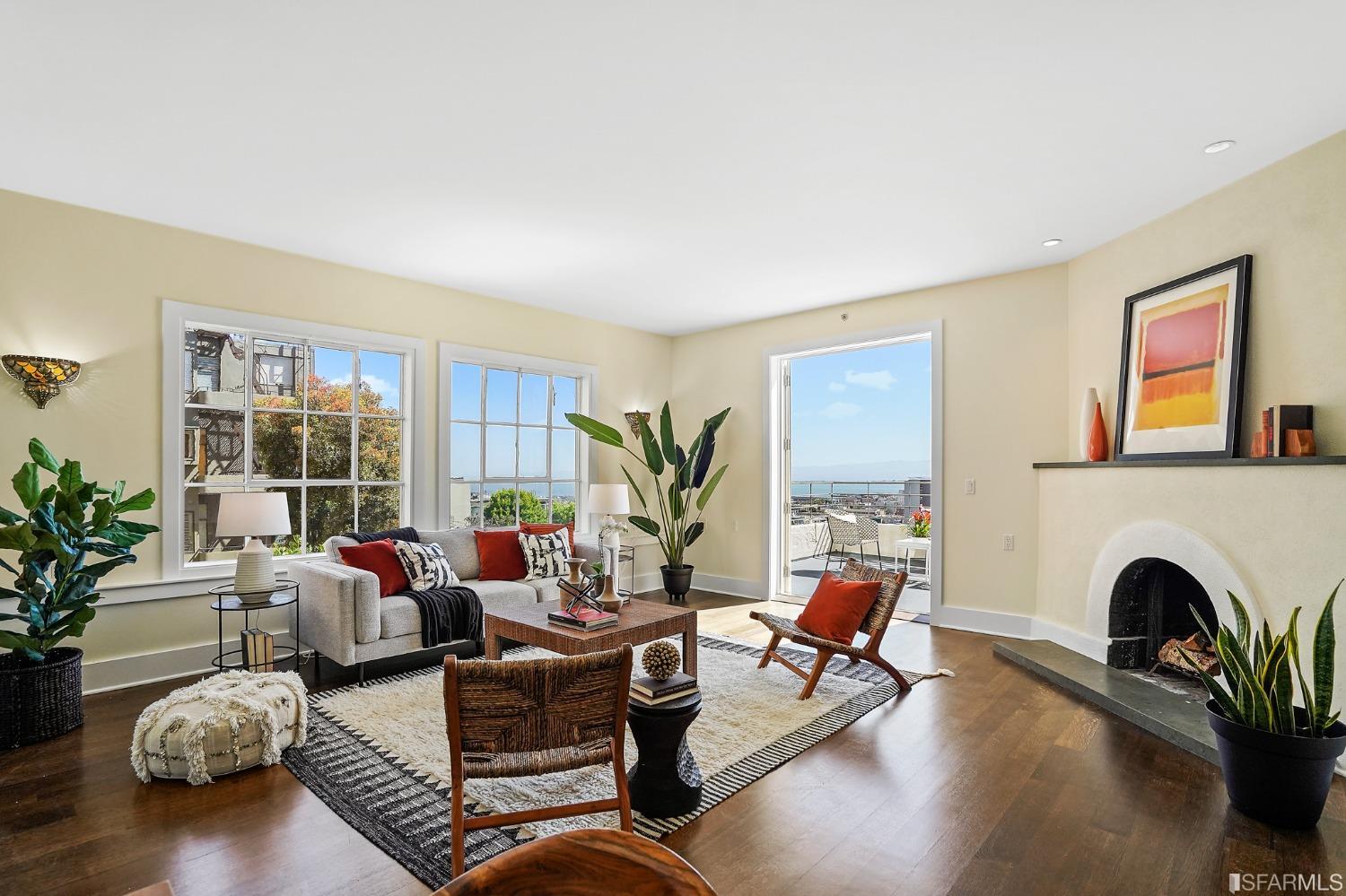 2130 Leavenworth Street Unit: 16