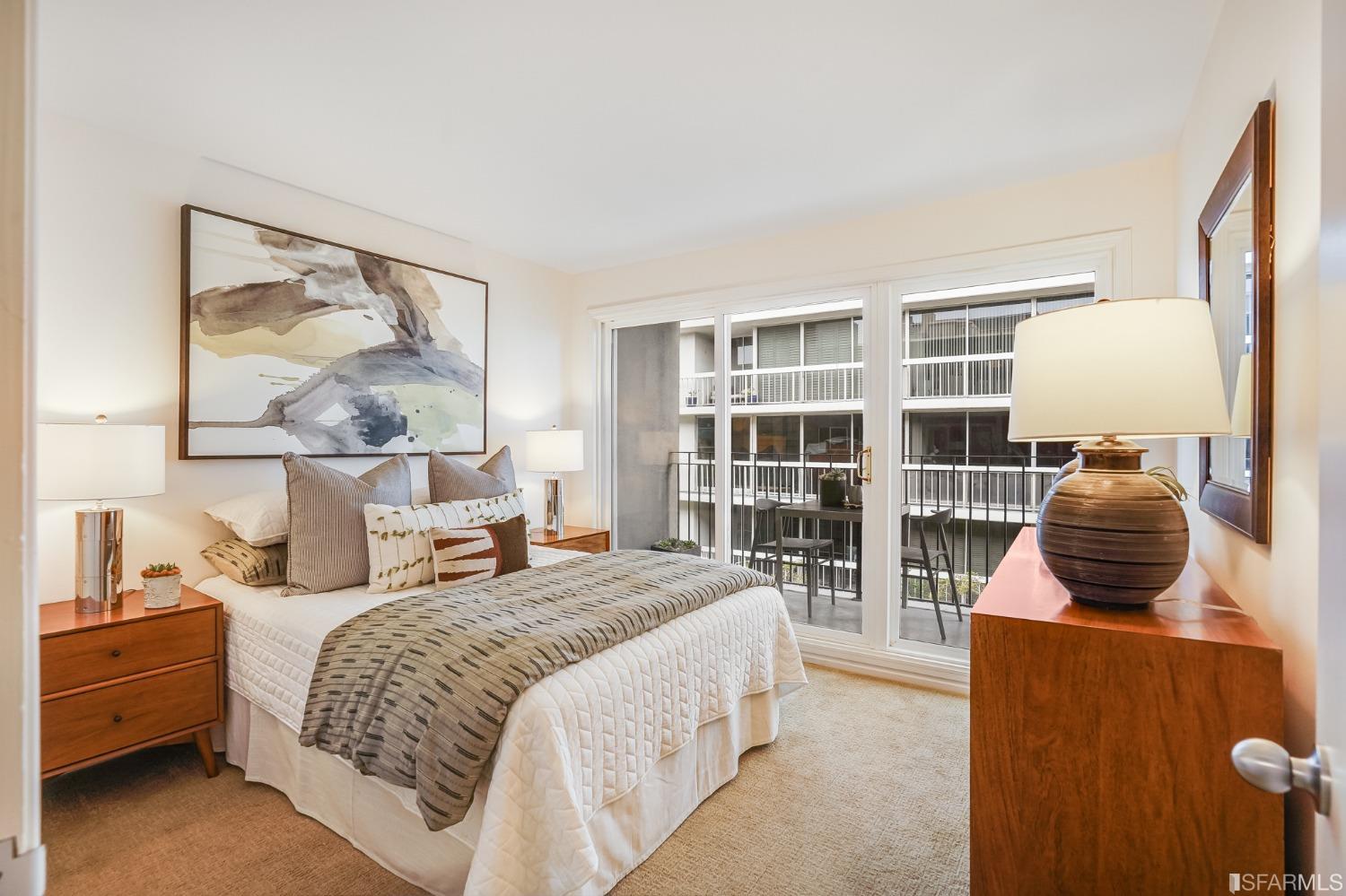 2121 Laguna Street Unit: 24