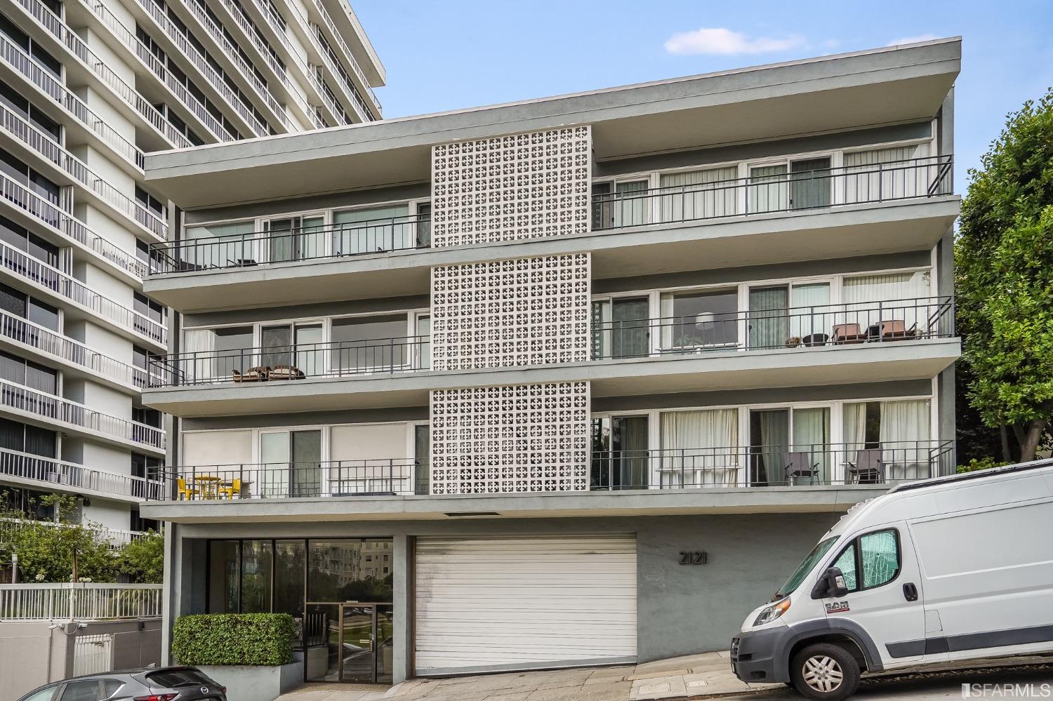 2121 Laguna Street Unit: 24