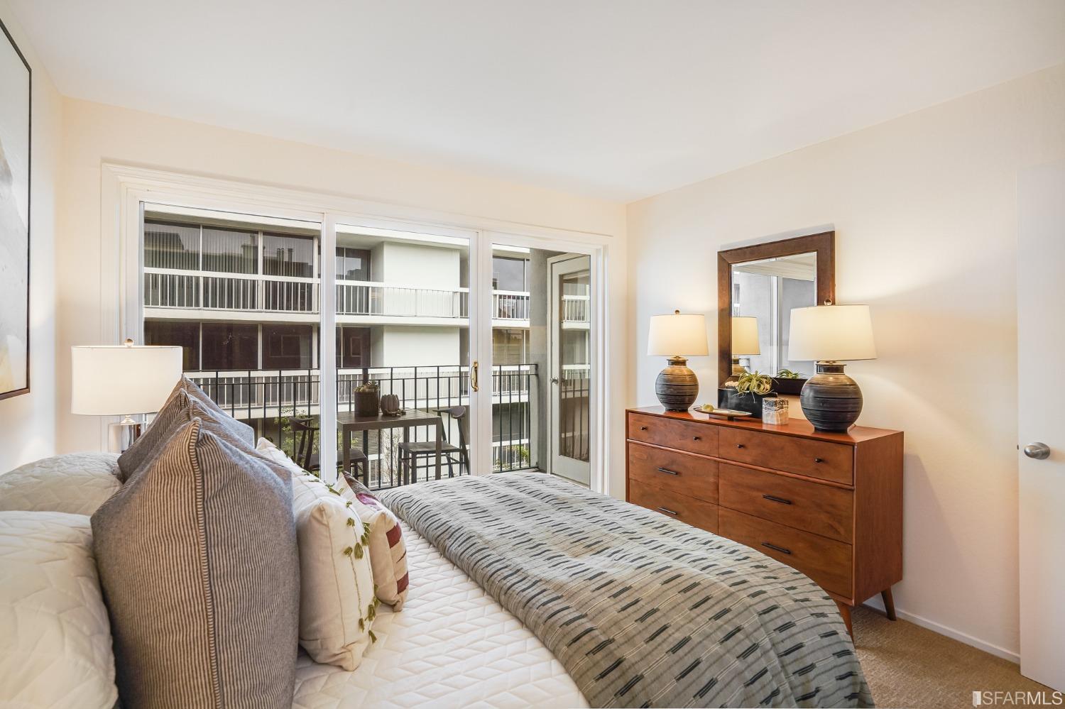 2121 Laguna Street Unit: 24