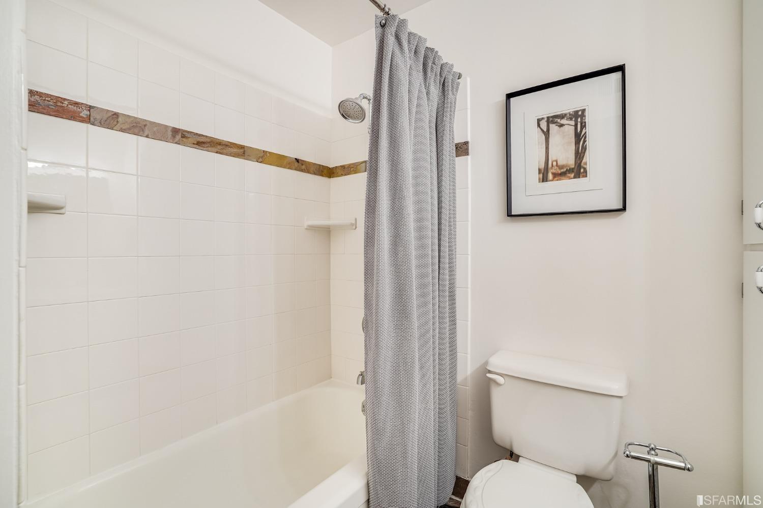 2121 Laguna Street Unit: 24