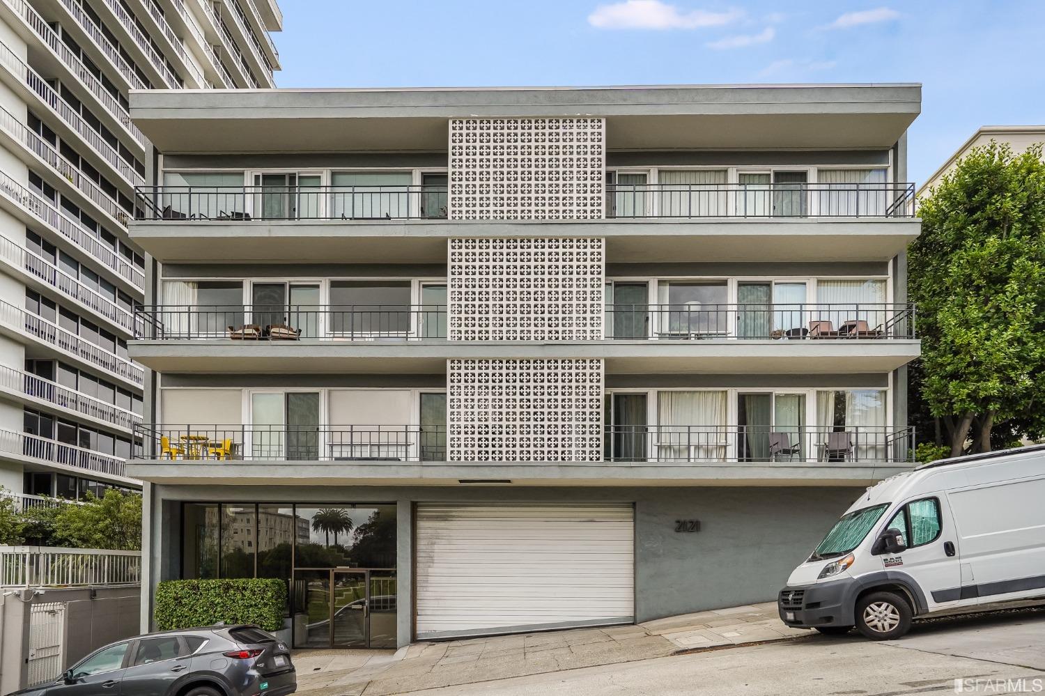 2121 Laguna Street Unit: 24