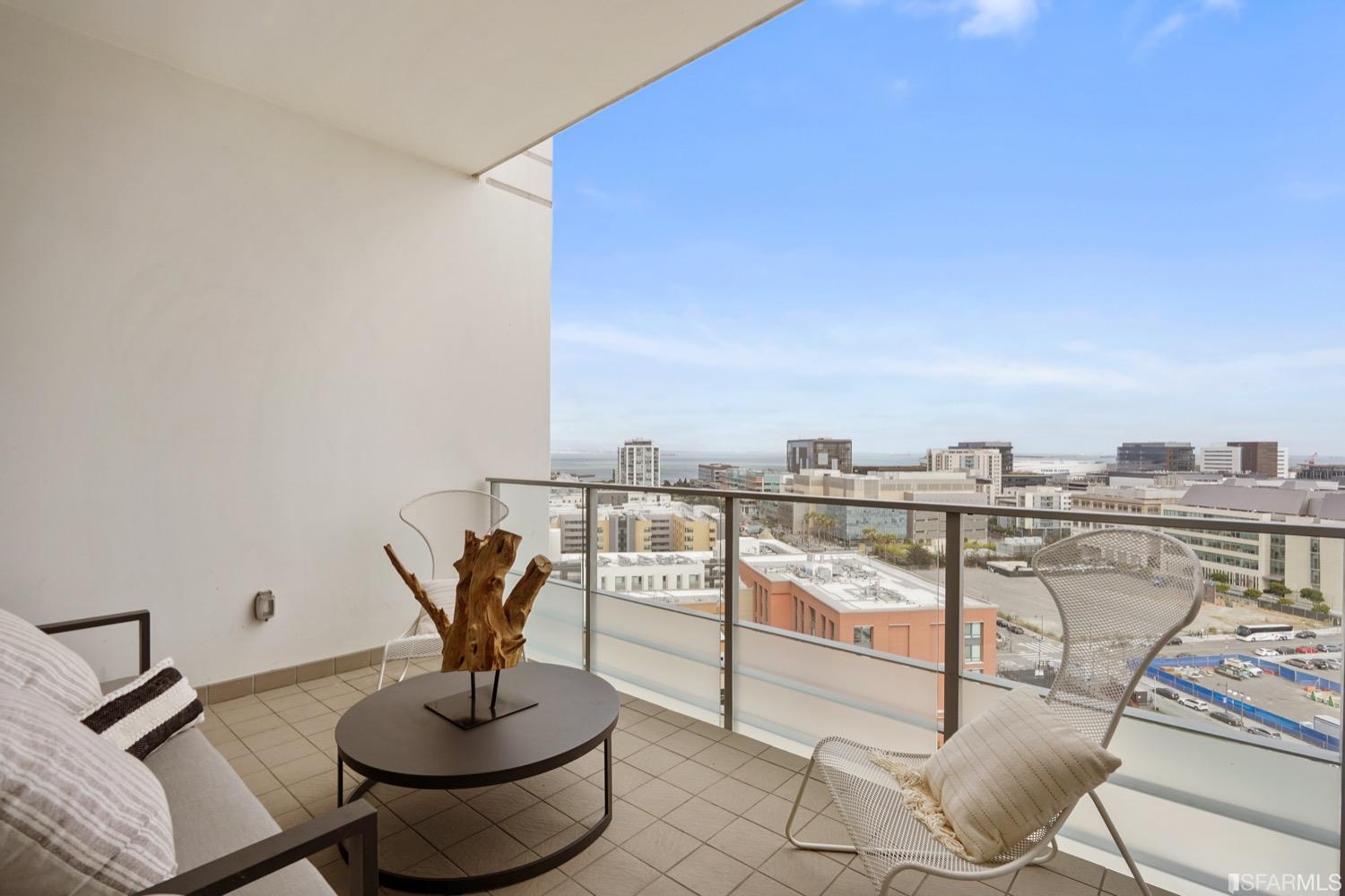 718 Long Bridge Street Unit: 1600