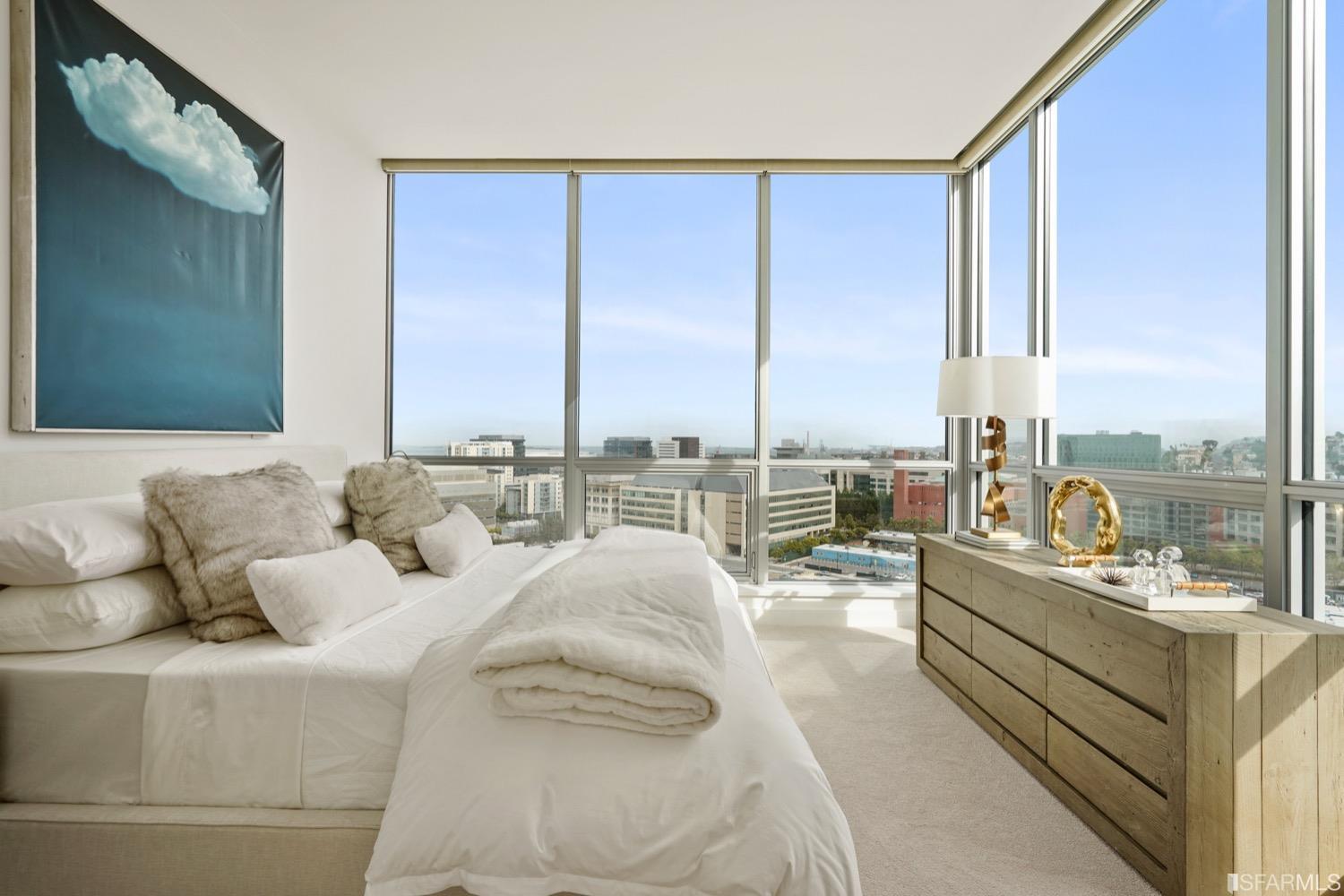 718 Long Bridge Street Unit: 1600