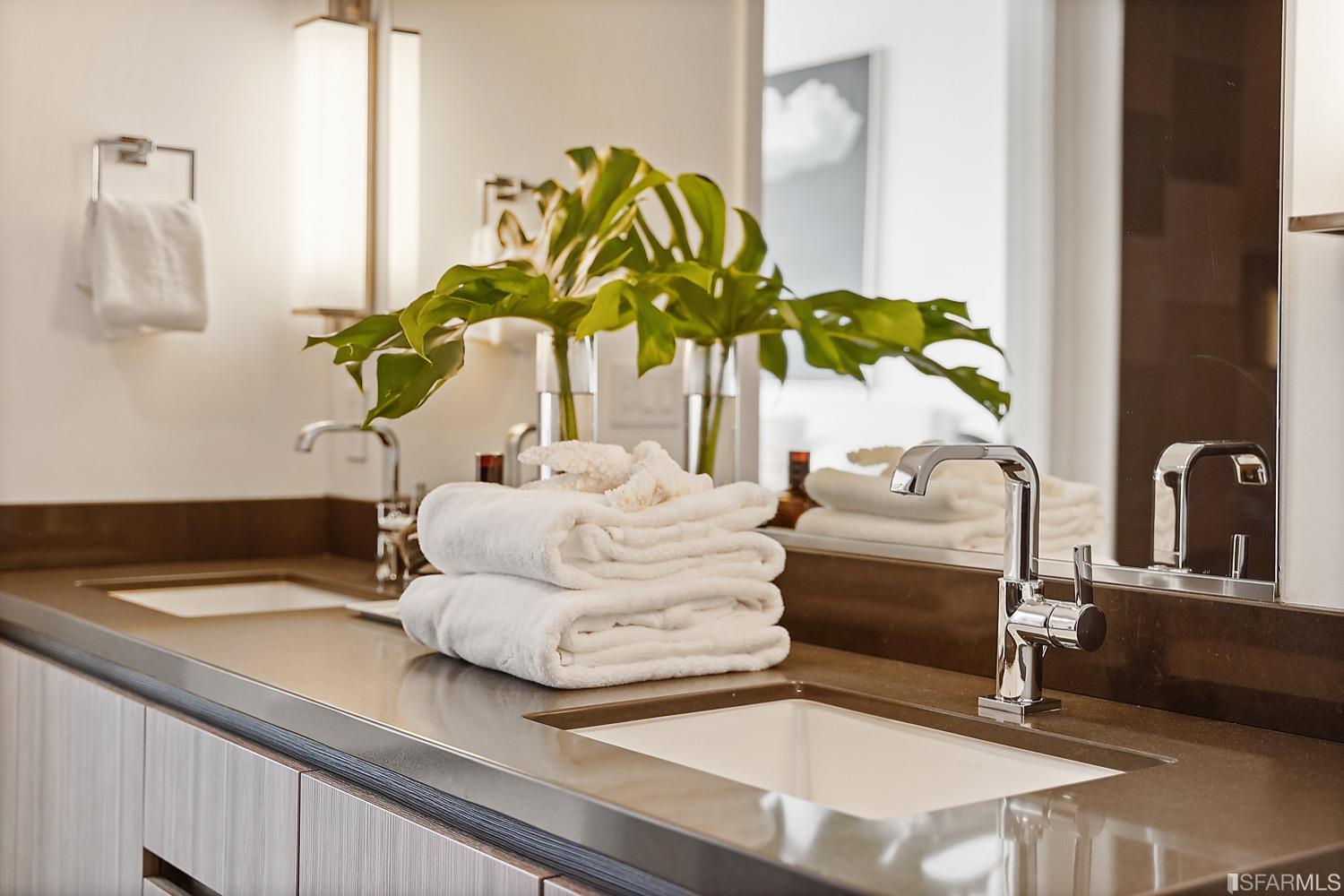 718 Long Bridge Street Unit: 1600