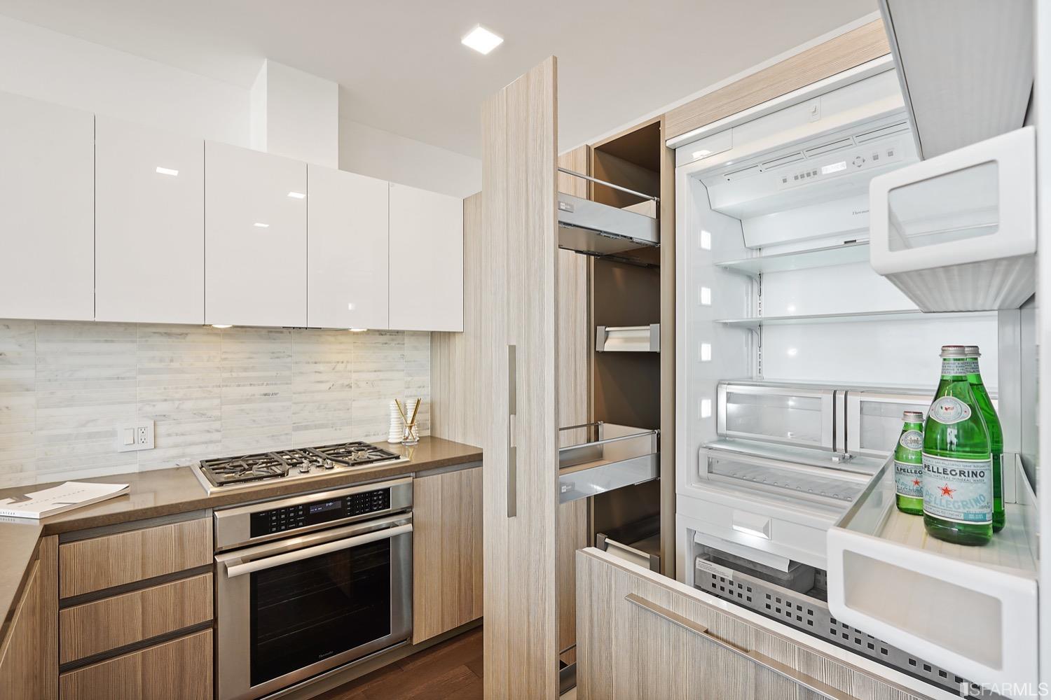 718 Long Bridge Street Unit: 1600