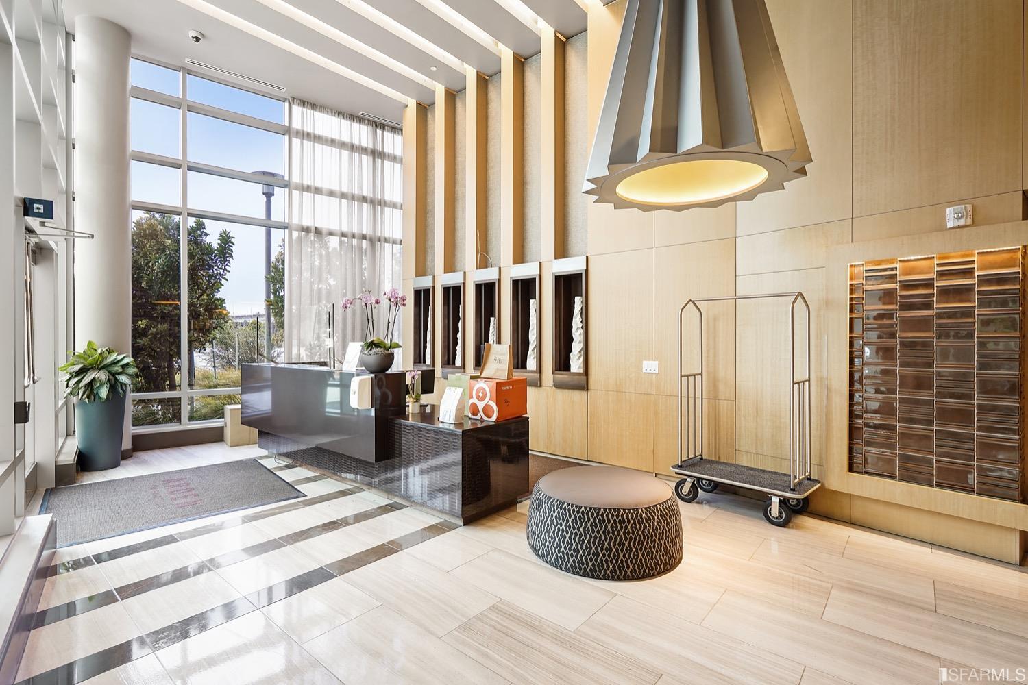 718 Long Bridge Street Unit: 1600