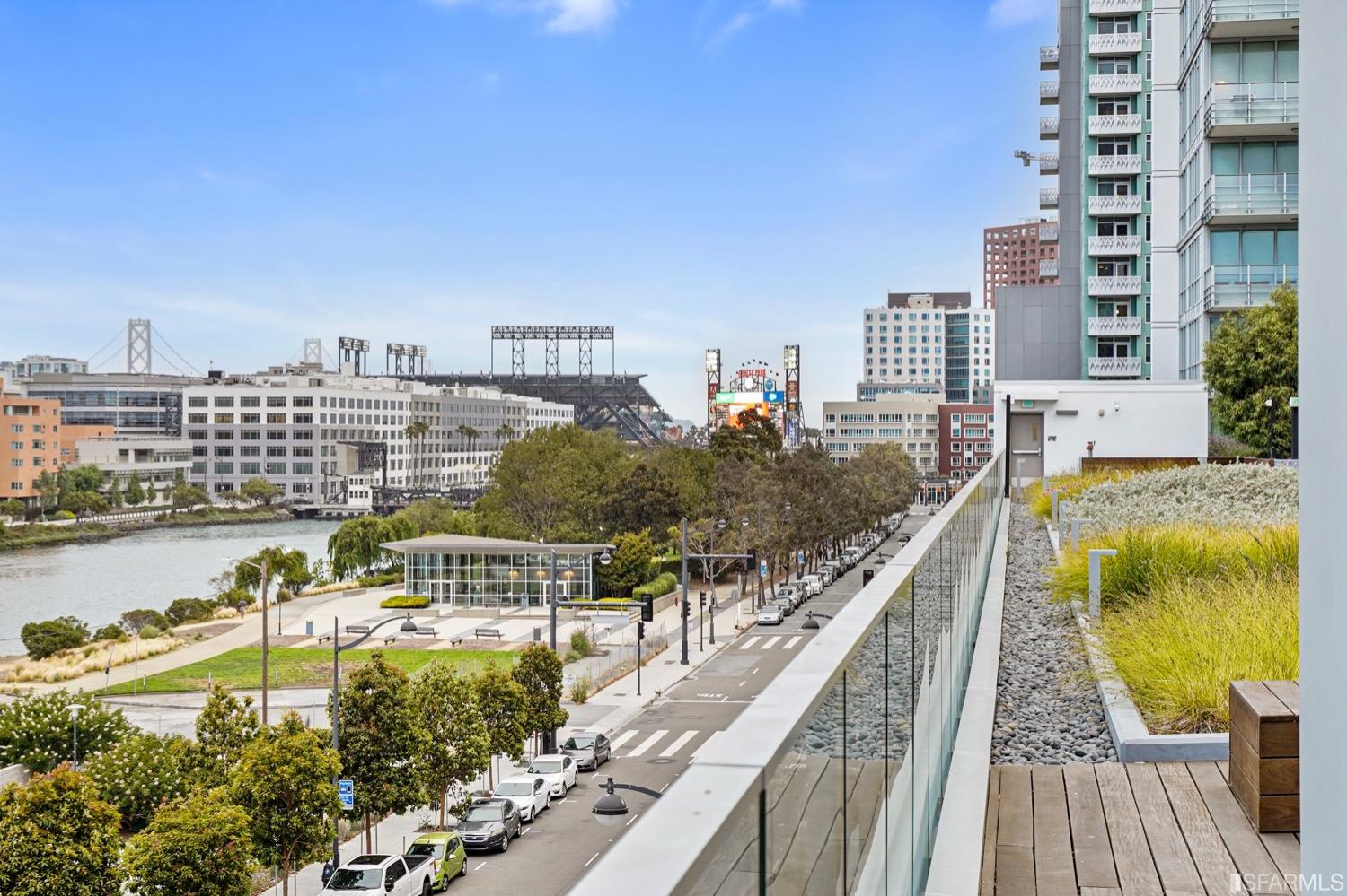 718 Long Bridge Street Unit: 1600