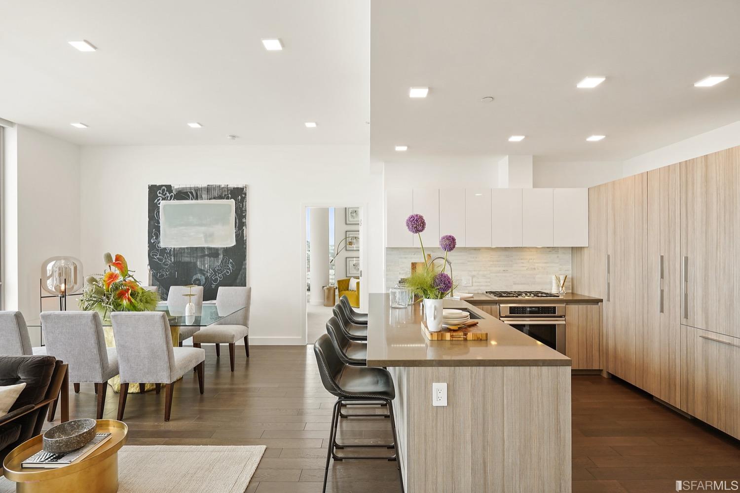 718 Long Bridge Street Unit: 1600