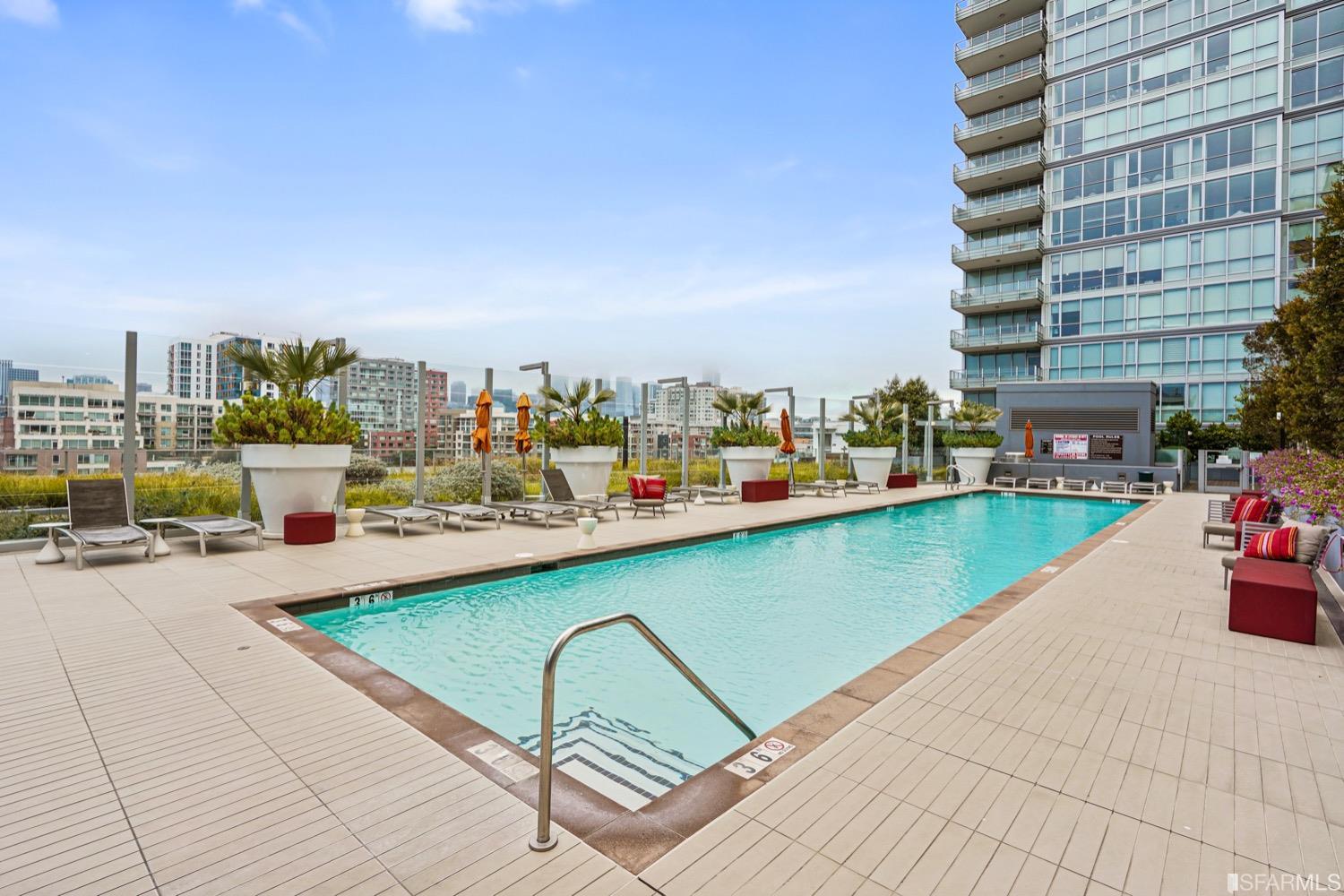 718 Long Bridge Street Unit: 1600