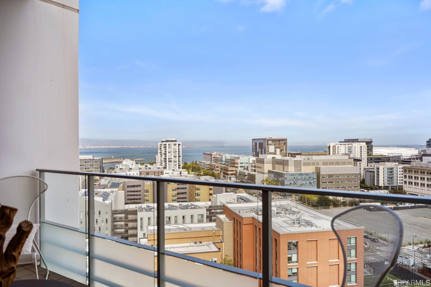 718 Long Bridge Street Unit: 1600