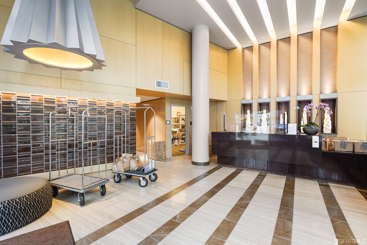 718 Long Bridge Street Unit: 1600