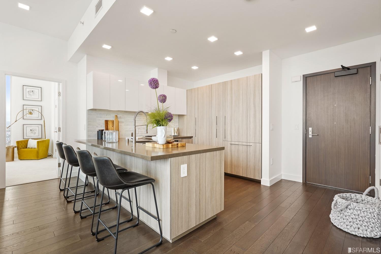 718 Long Bridge Street Unit: 1600