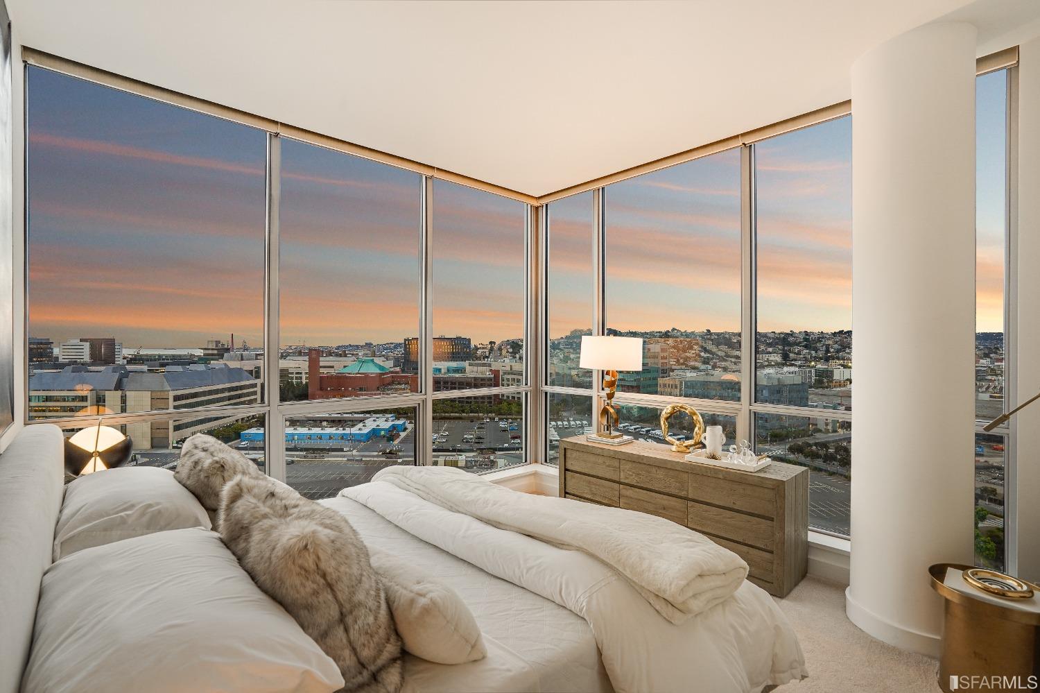 718 Long Bridge Street Unit: 1600