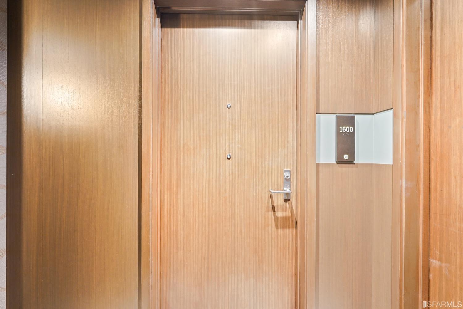 718 Long Bridge Street Unit: 1600