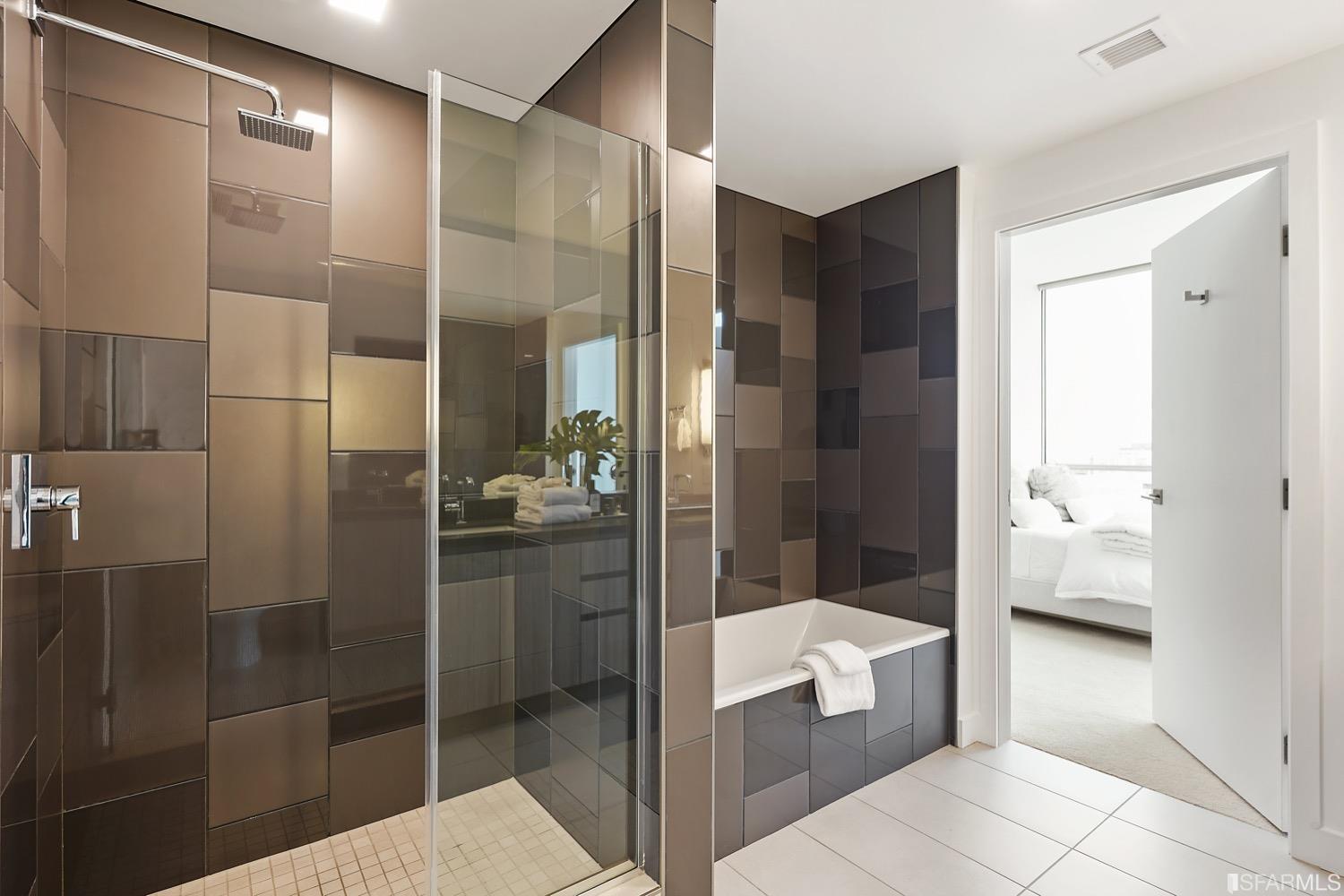 718 Long Bridge Street Unit: 1600