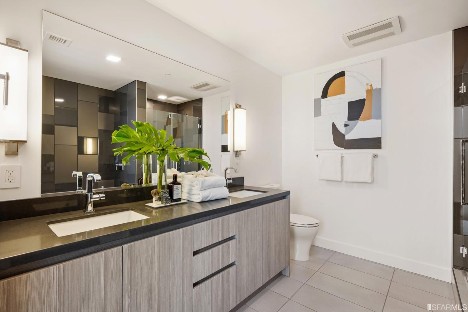 718 Long Bridge Street Unit: 1600