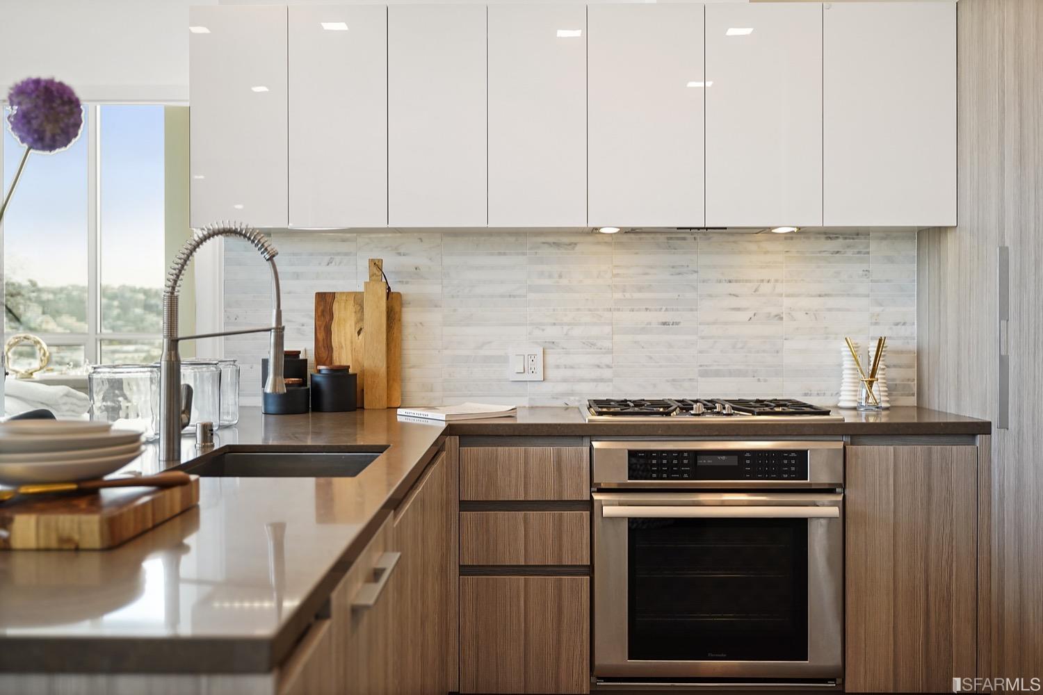 718 Long Bridge Street Unit: 1600