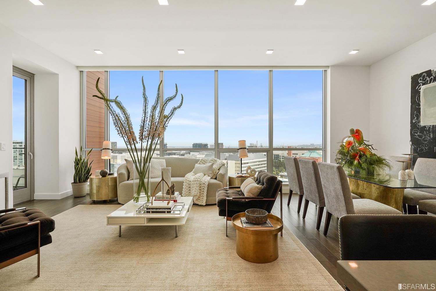 718 Long Bridge Street Unit: 1600