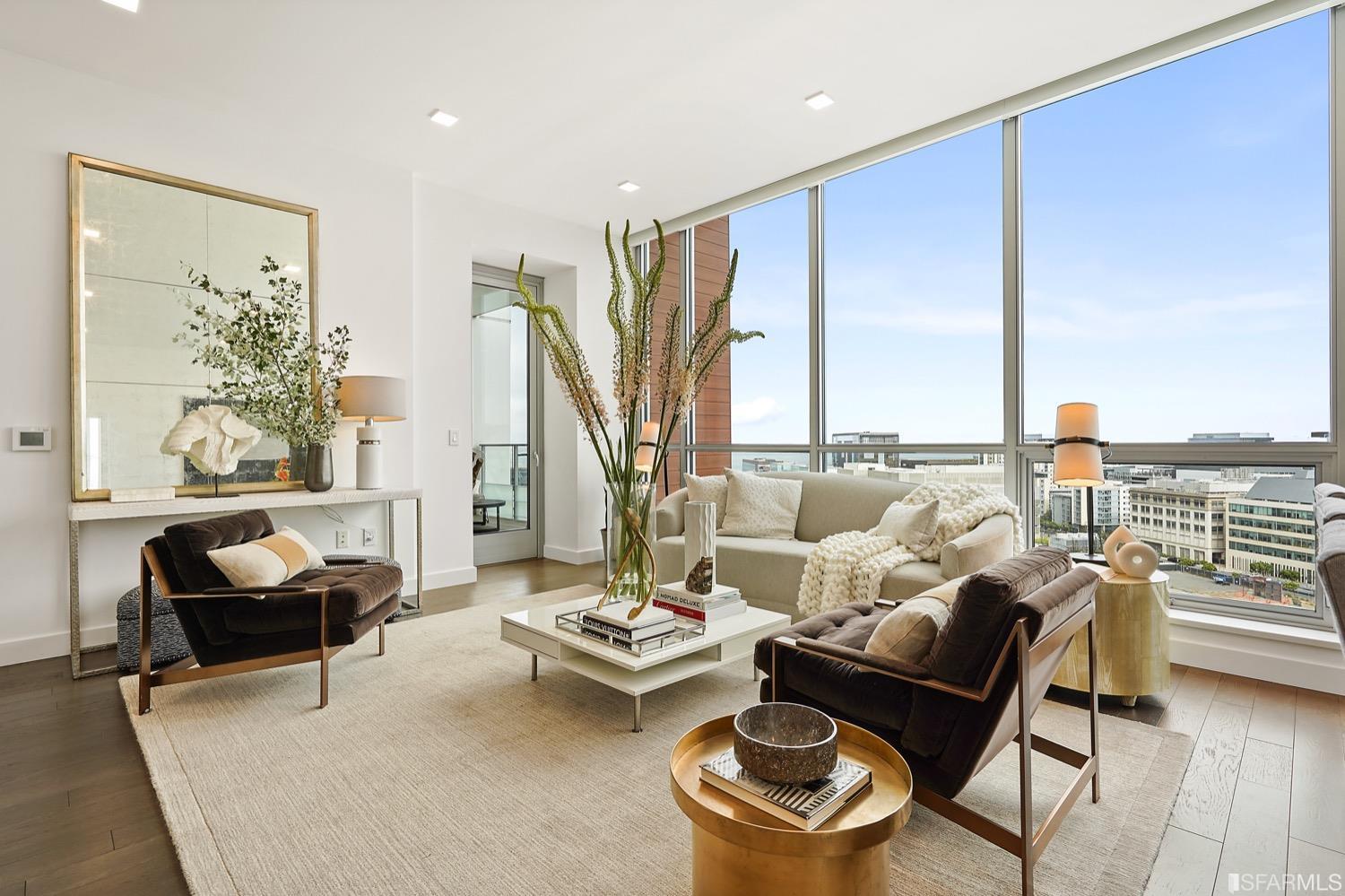 718 Long Bridge Street Unit: 1600