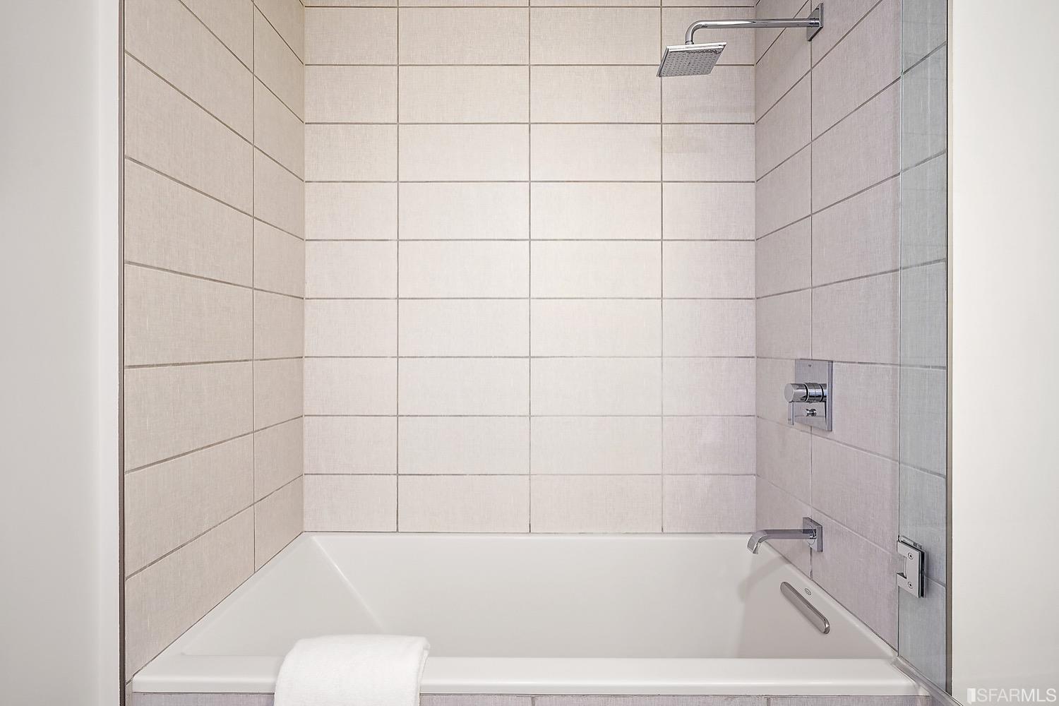 718 Long Bridge Street Unit: 1600