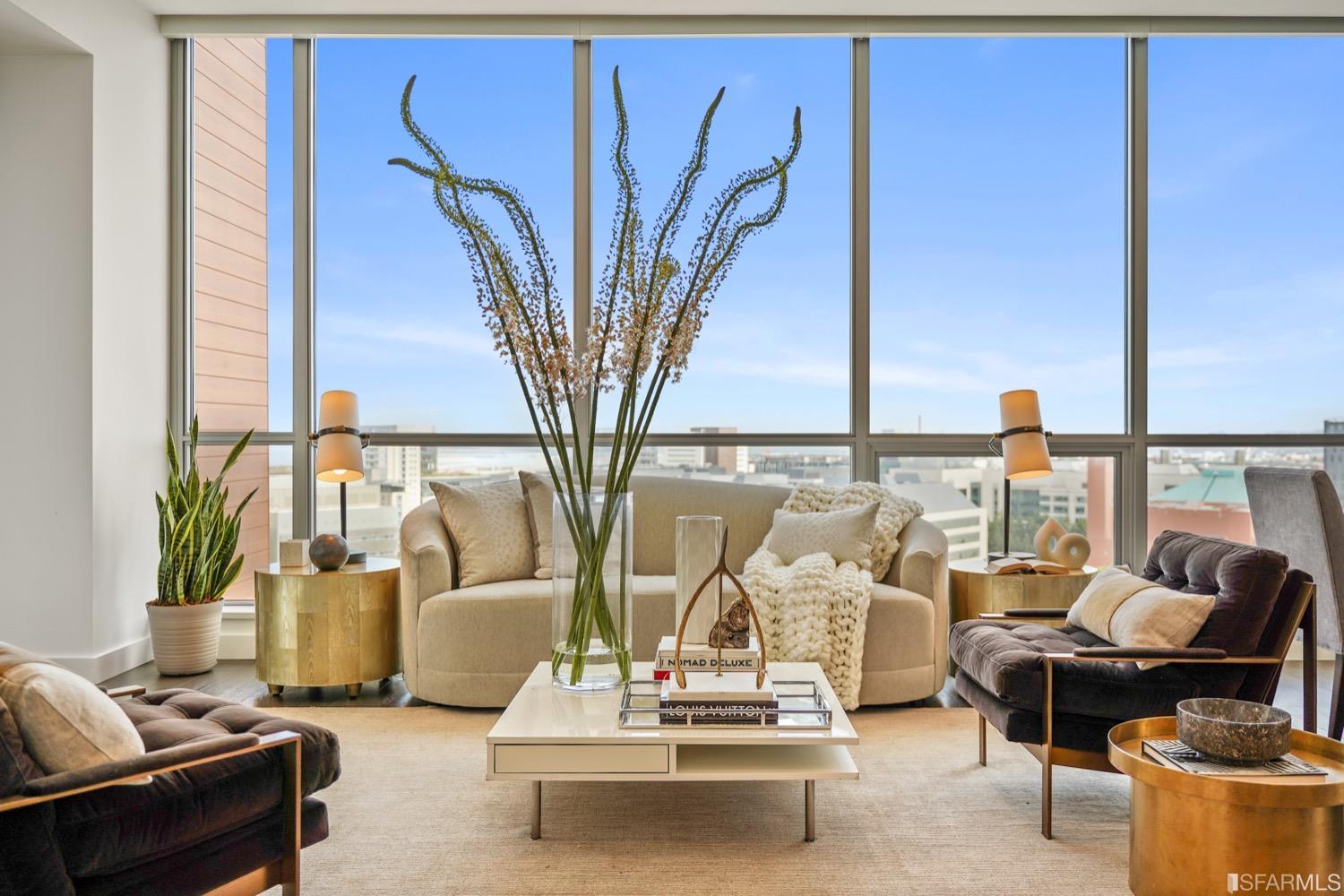 718 Long Bridge Street Unit: 1600