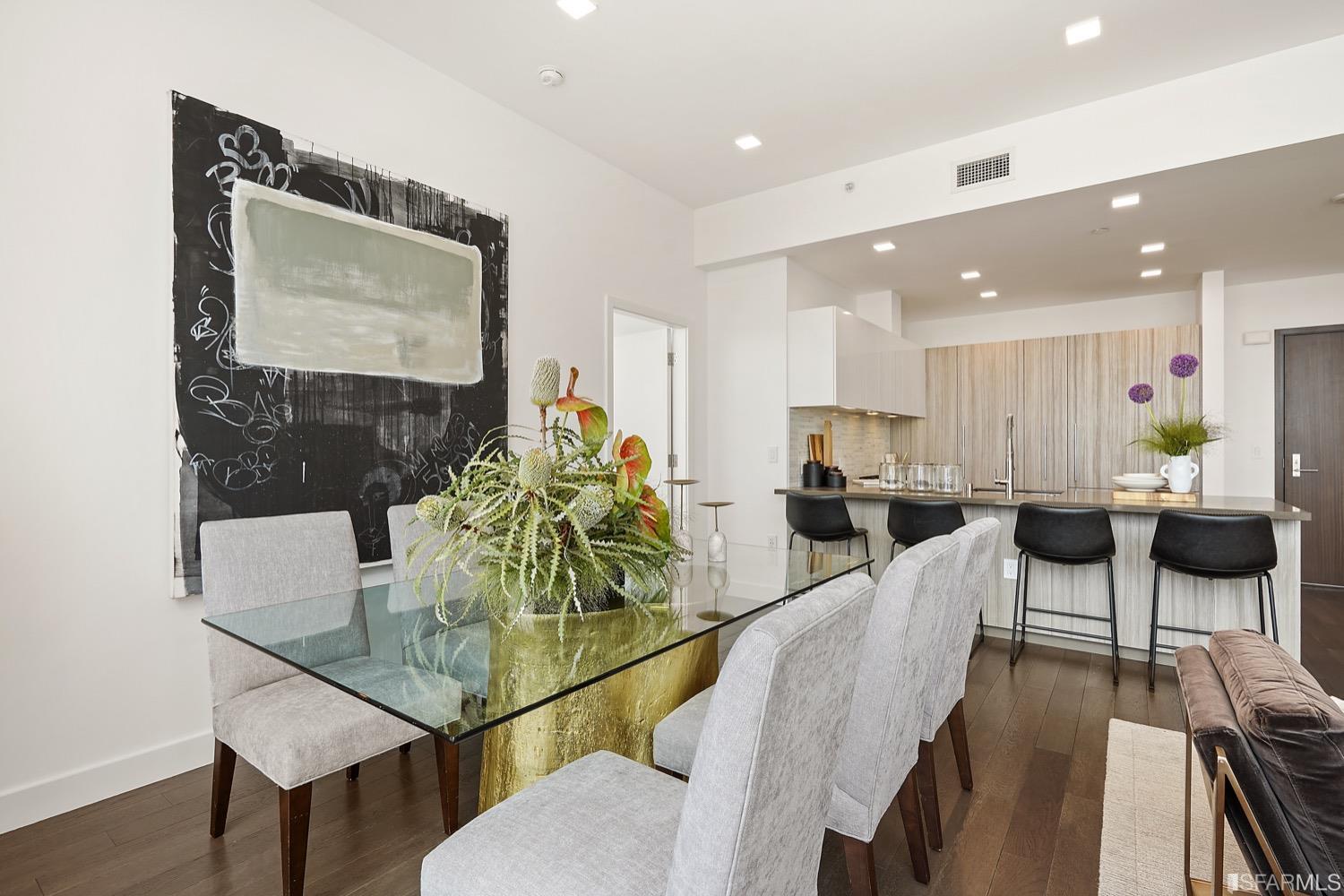 718 Long Bridge Street Unit: 1600