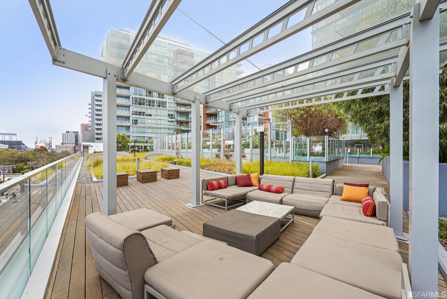 718 Long Bridge Street Unit: 1600