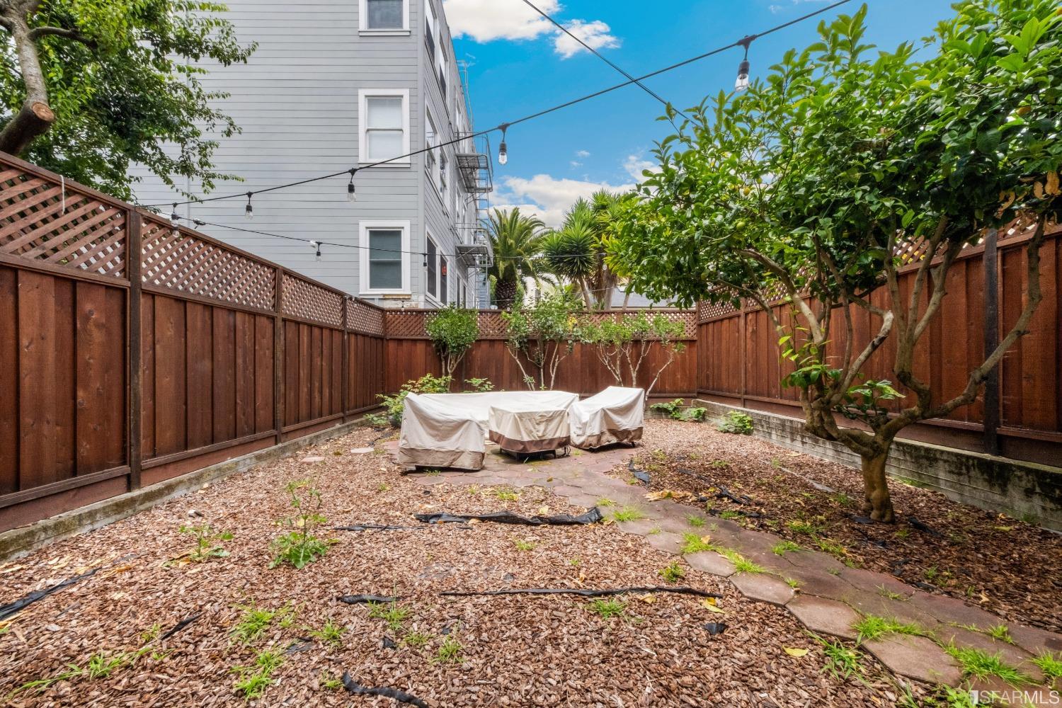 980 Oak Street Unit: 3