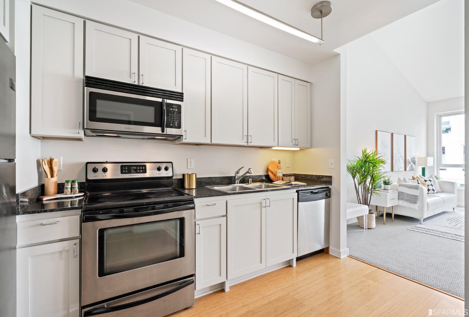 888 7th Street Unit: LL-13