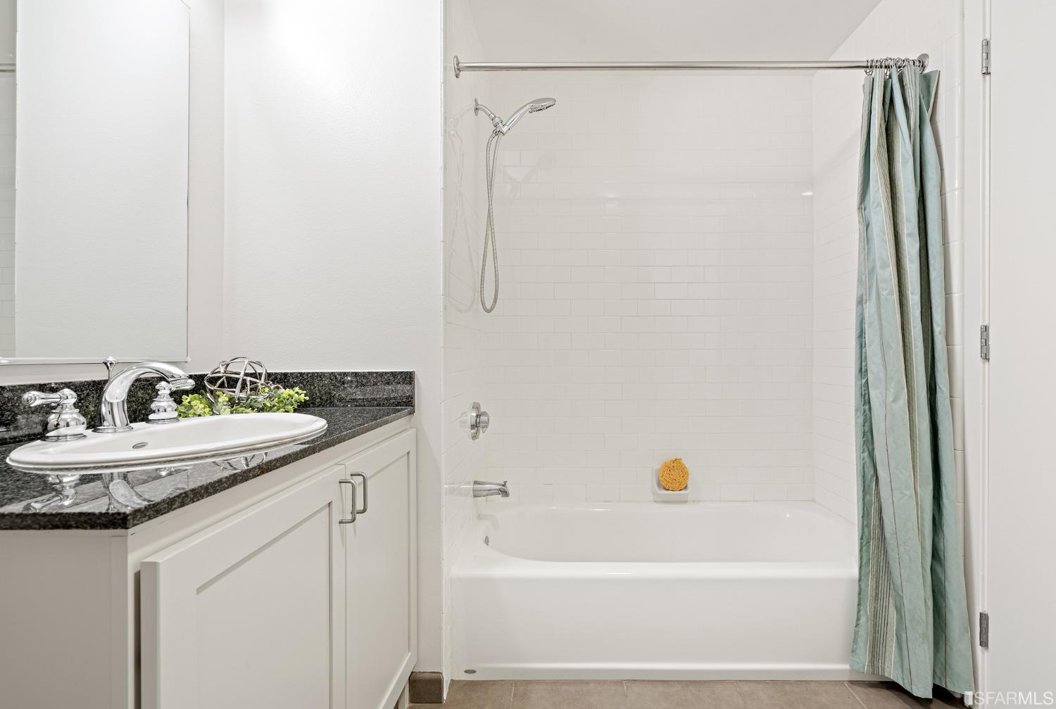 888 7th Street Unit: LL-13