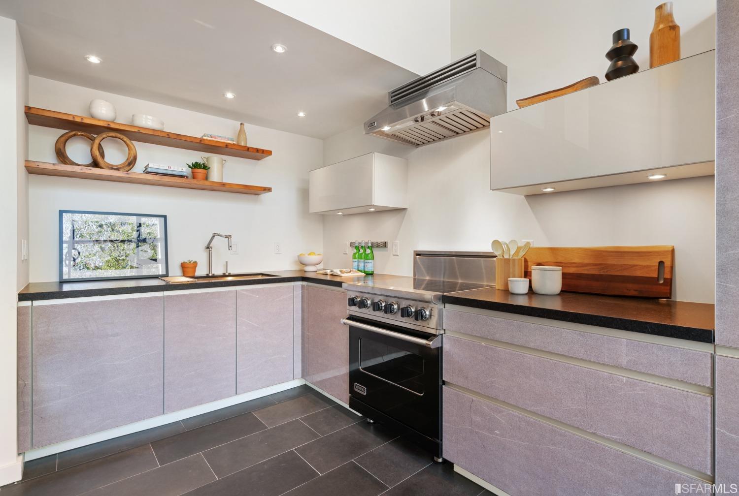 601 4th Street Unit: 111