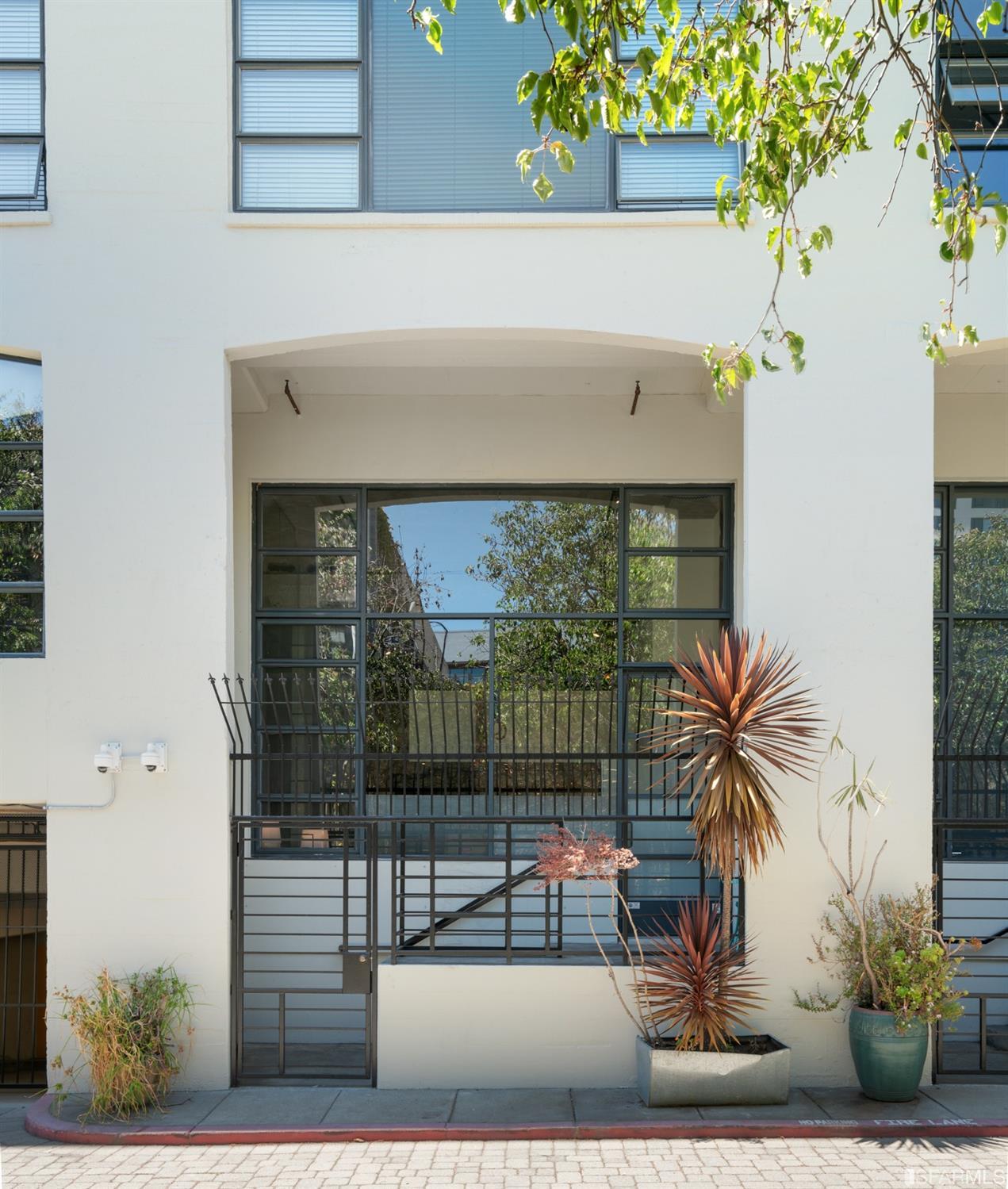 601 4th Street Unit: 111