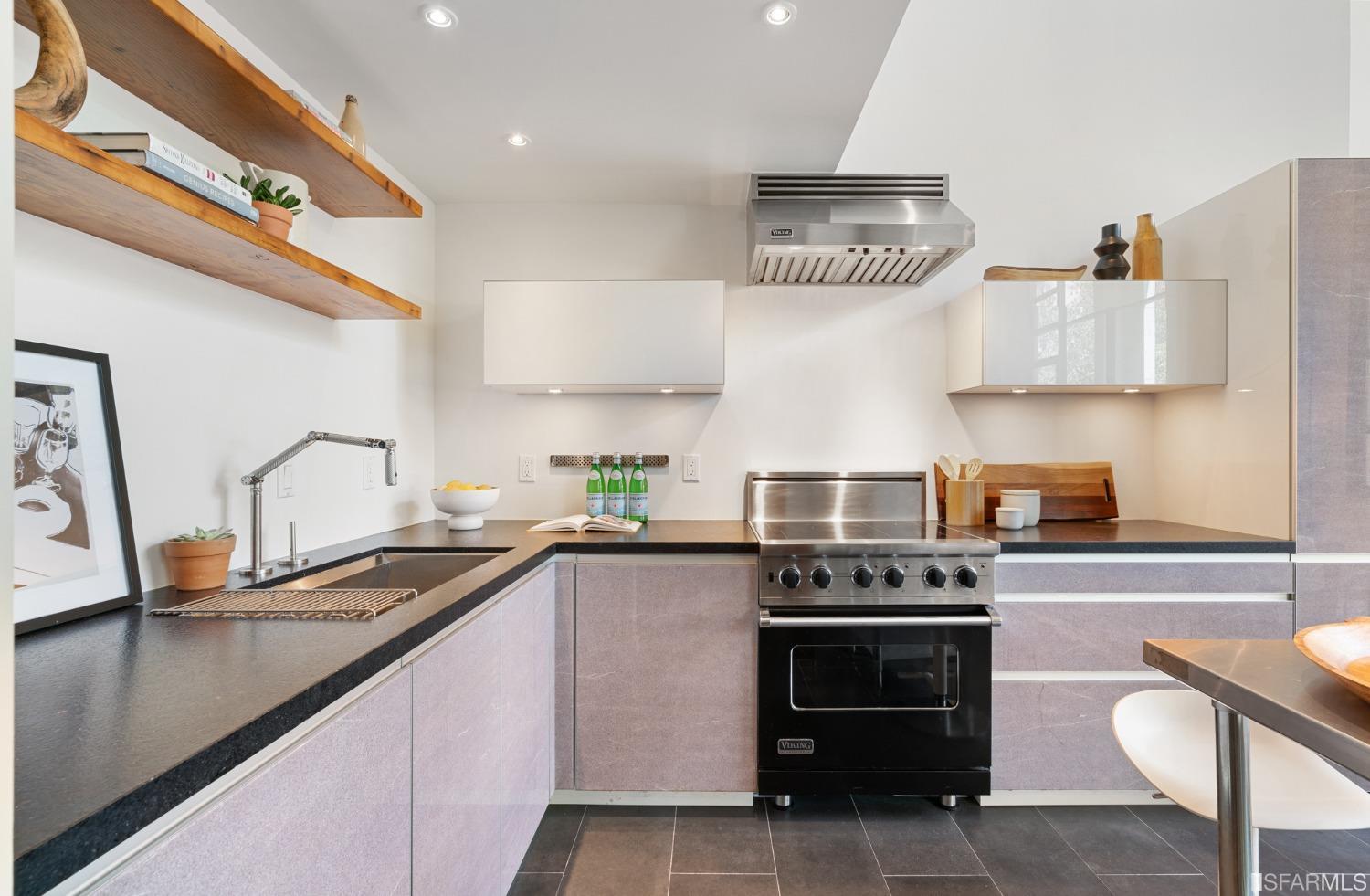 601 4th Street Unit: 111