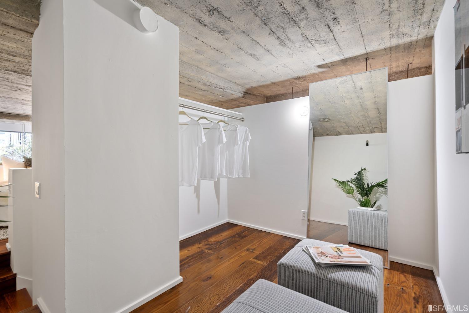 601 4th Street Unit: 111