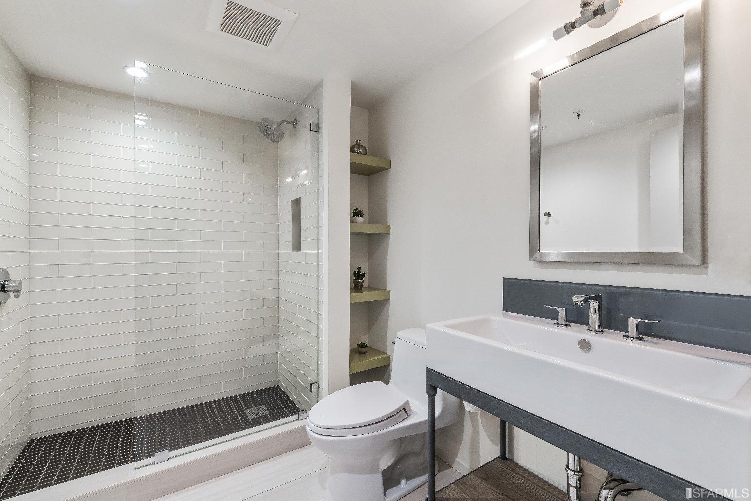 239 8th Street Unit: 7