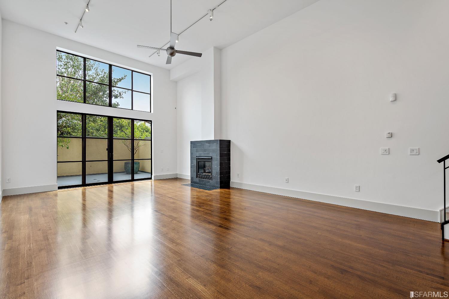 239 8th Street Unit: 7