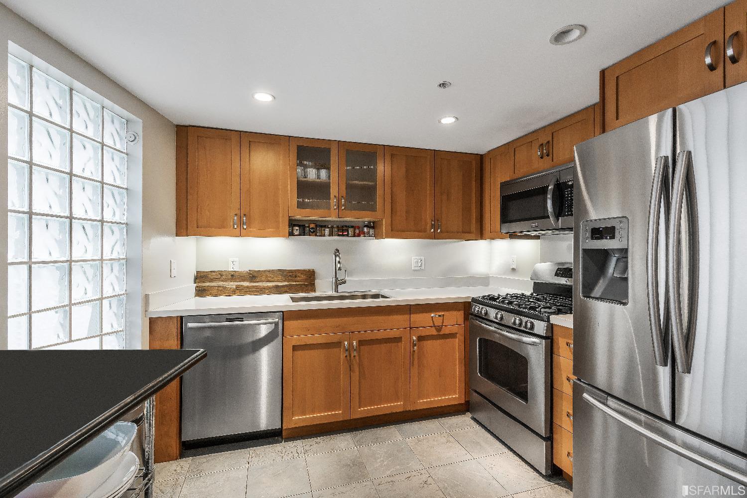 239 8th Street Unit: 7